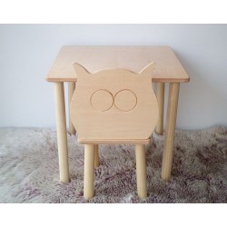 Stôl so stoličkou sova