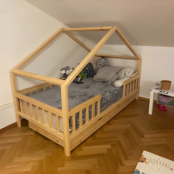 Masívna detská domčeková...