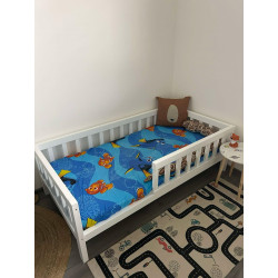 Masívna posteľ z borovicového dreva Classic