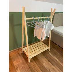 Stojan na oblečenie