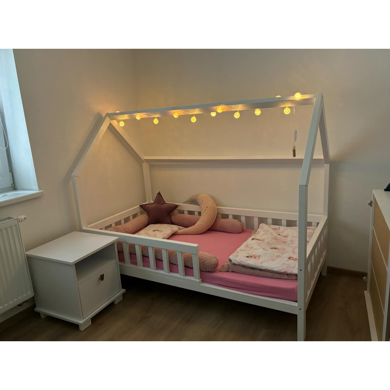 Masívna detská domčeková posteľ z borovicového dreva