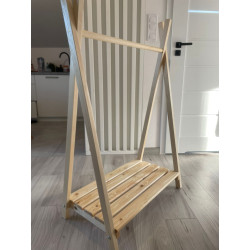 Stojan na detské oblečenie z masívu 🌲