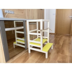 Montessori učiaca veža s lanom slonová kosť + svetlo žltá – kuchynský pomocník pre deti 👶🌿