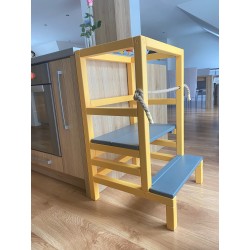 Montessori učiaca veža s lanom žltá + šedá – kuchynský pomocník pre deti 👶🌿