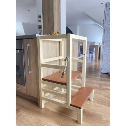 Montessori učiaca veža s lanom hnedý pastel + svetlo hnedá – kuchynský pomocník pre deti 👶🌿
